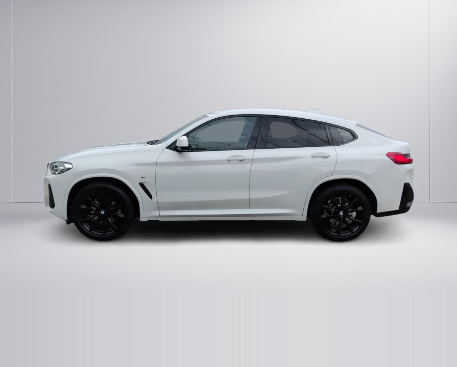 BMW X4 xDrive20i M-Sport (2)