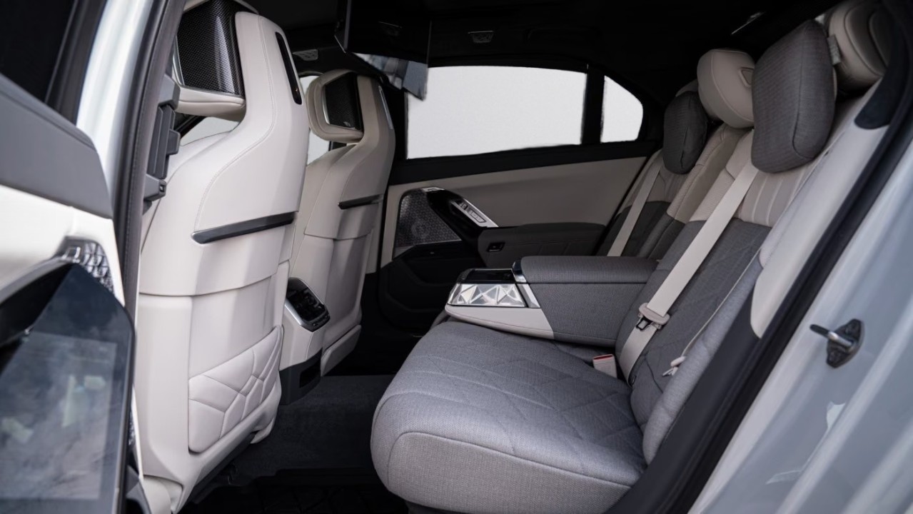 BMW Seria 7 740d xDrive M-Sport - foto 7