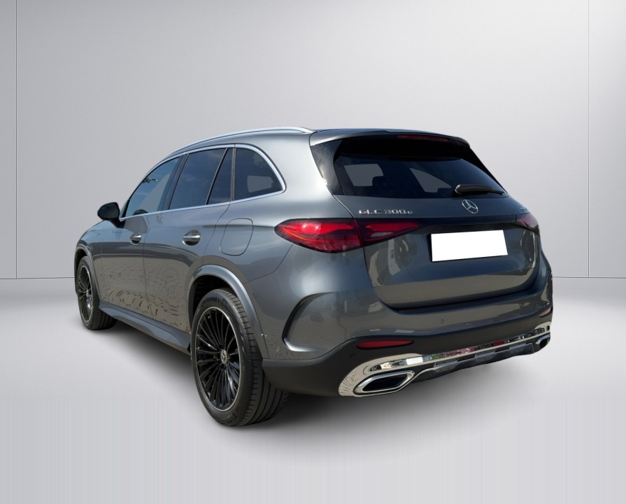 Mercedes-Benz GLC 300e 4MATIC AMG Line (3)