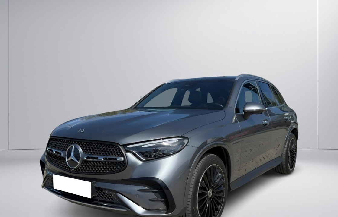 Mercedes-Benz GLC 300e 4MATIC AMG Line (2)