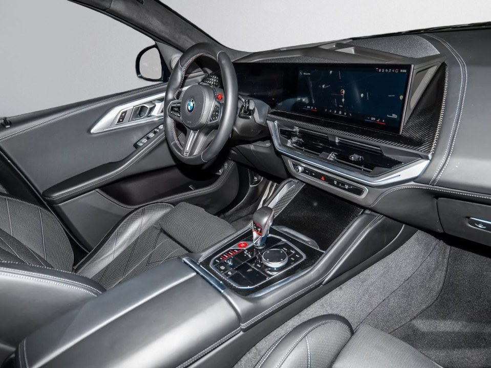 BMW XM 50e - foto 13