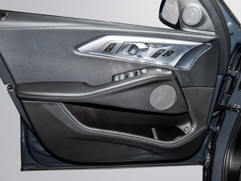 BMW XM 50e - foto 16