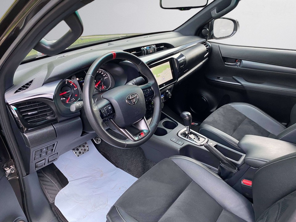 Toyota Hilux 2.8D GR Sport (4)
