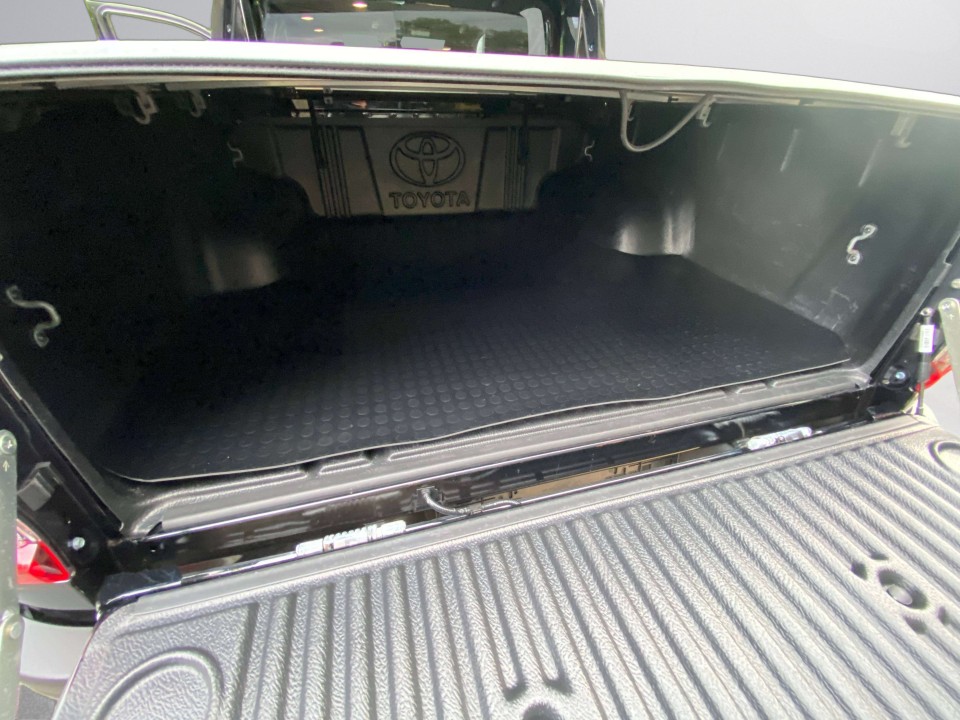 Toyota Hilux 2.8D GR Sport - foto 17
