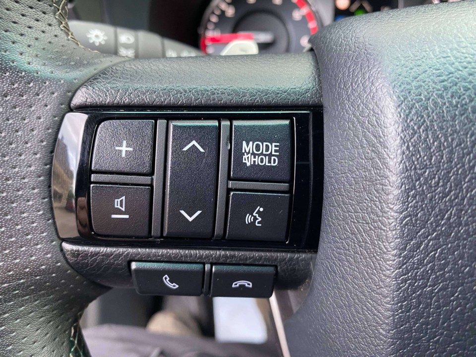 Toyota Hilux 2.8D GR Sport - foto 11