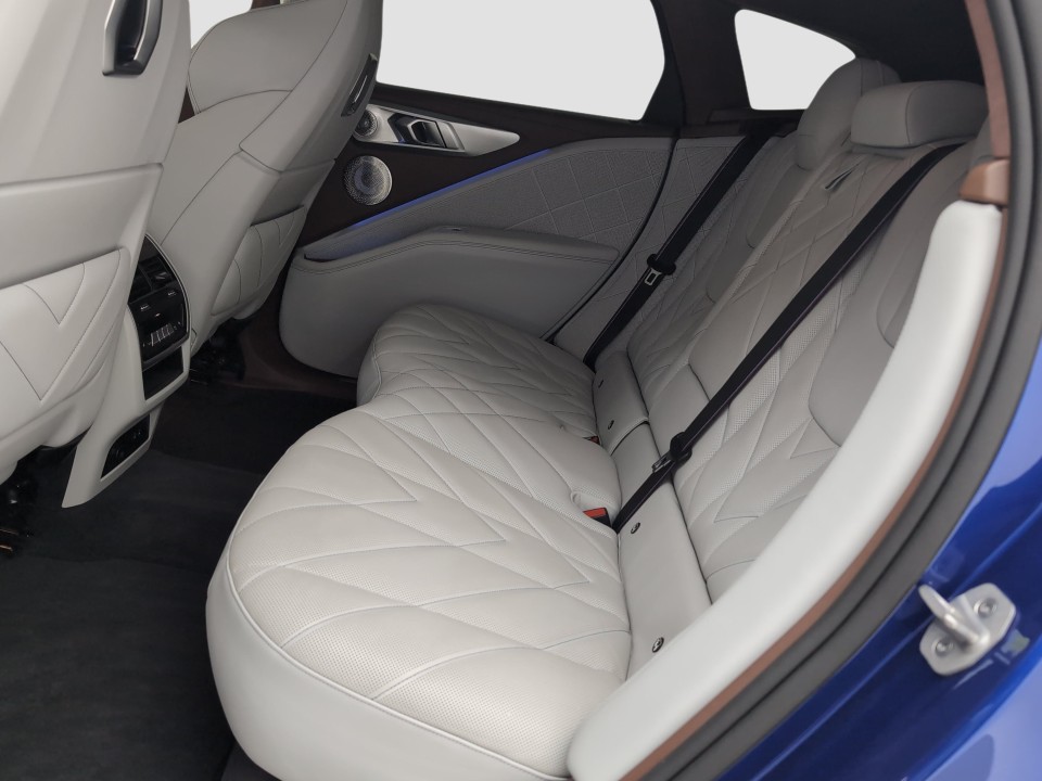 BMW XM 50e - foto 7