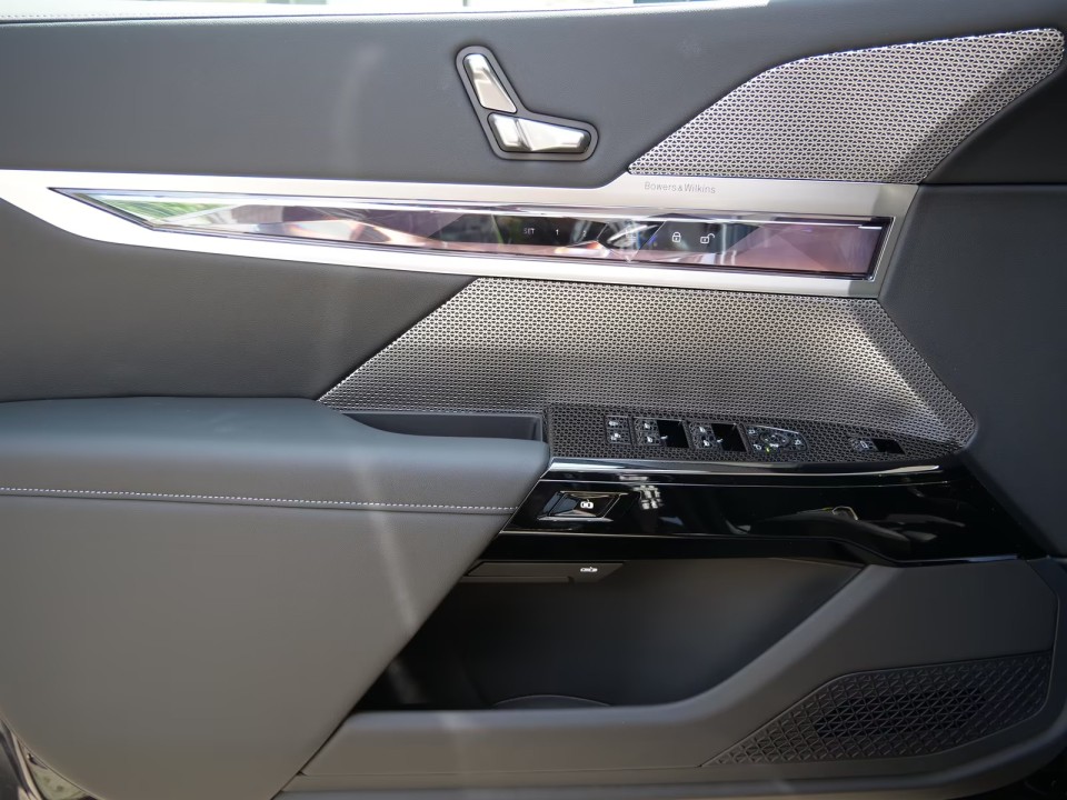 BMW Seria 7 740d xDrive Nero Lusso Edition - foto 20