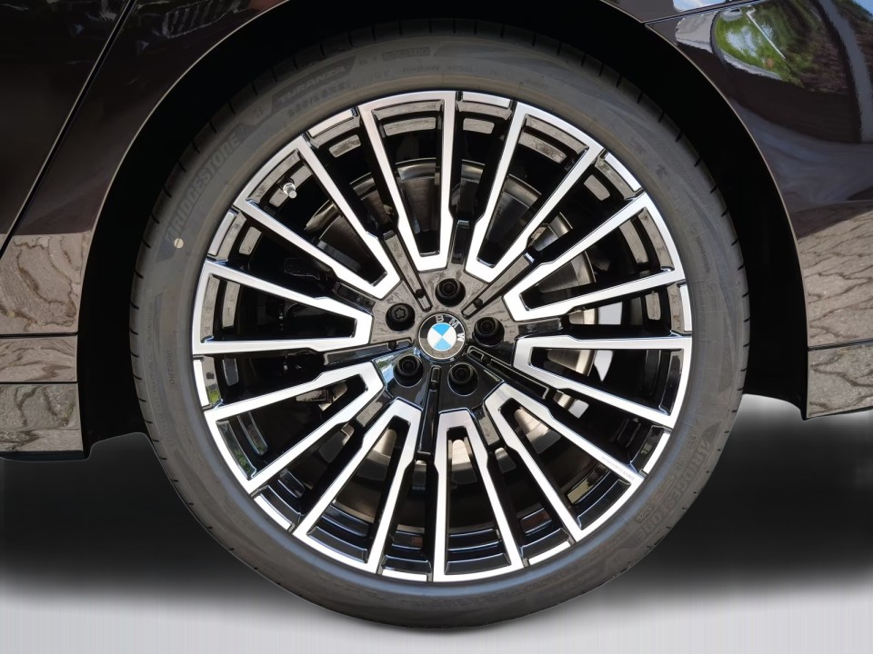 BMW Seria 7 740d xDrive Nero Lusso Edition - foto 27