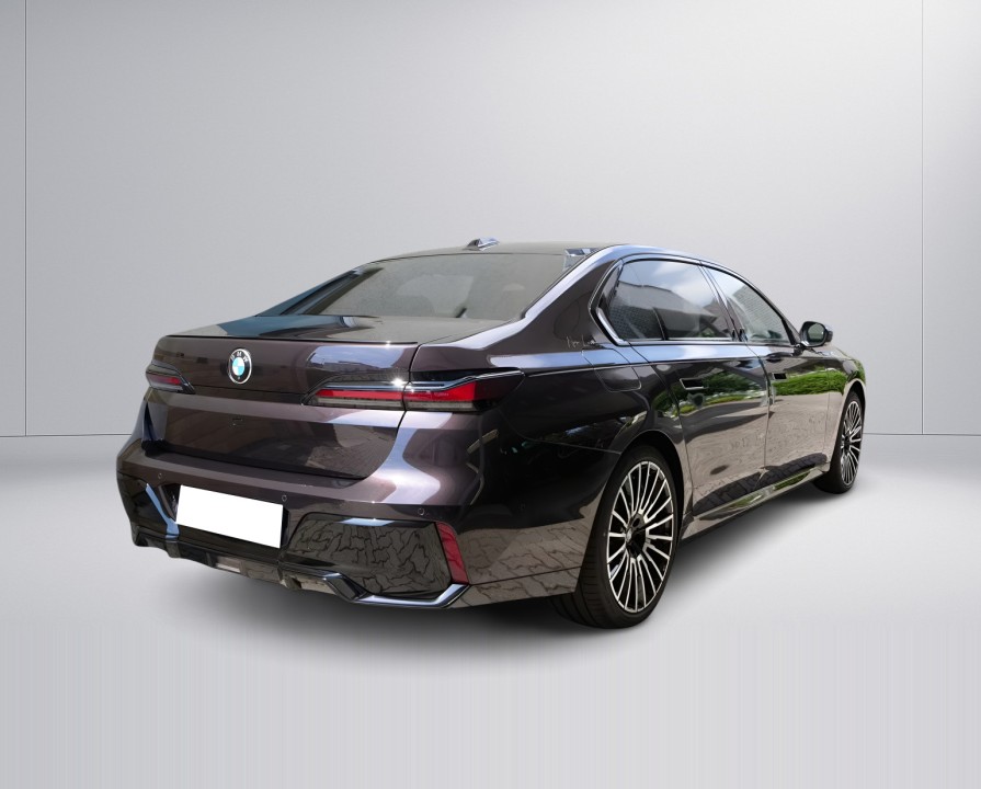 BMW Seria 7 740d xDrive Nero Lusso Edition (3)