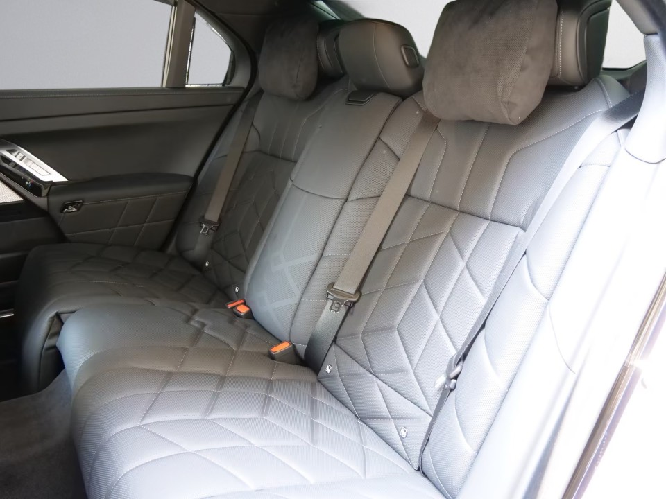 BMW Seria 7 740d xDrive Nero Lusso Edition - foto 11