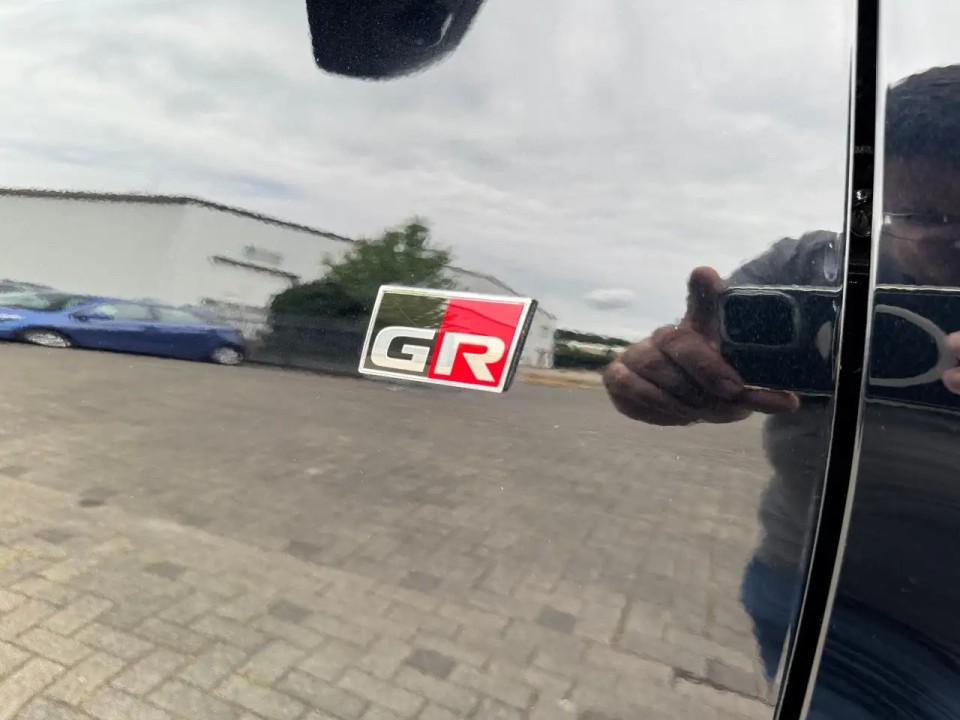 Toyota Hilux 2.8D GR Sport - foto 32