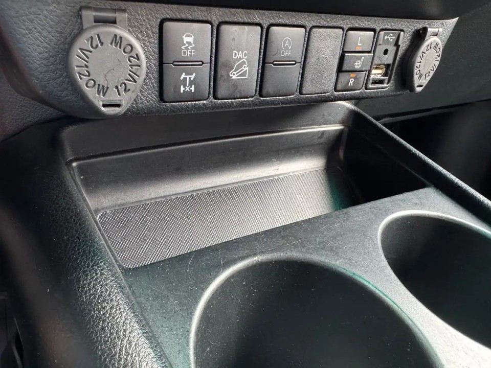 Toyota Hilux 2.8D GR Sport - foto 21