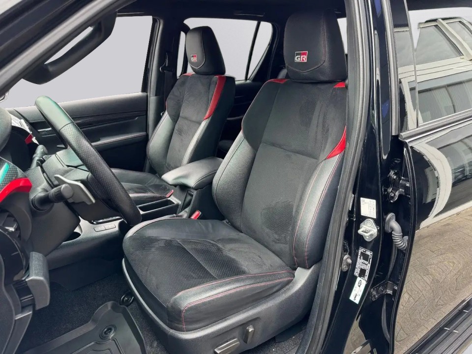 Toyota Hilux 2.8D GR Sport - foto 11