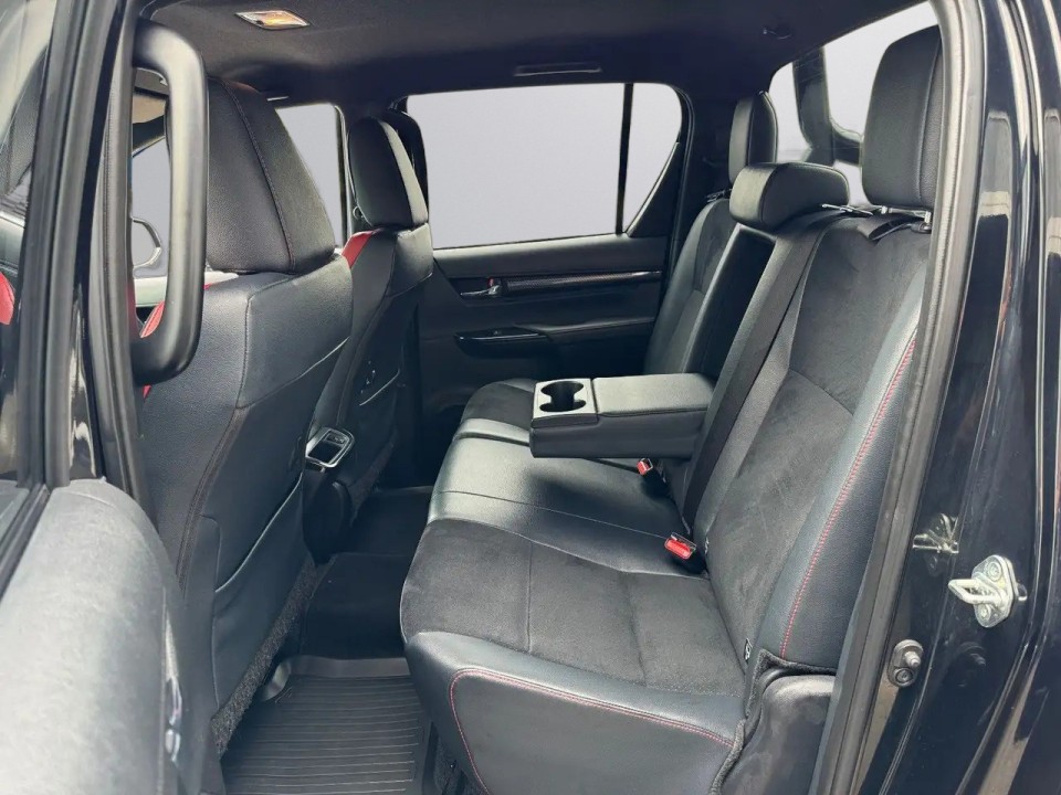 Toyota Hilux 2.8D GR Sport - foto 29
