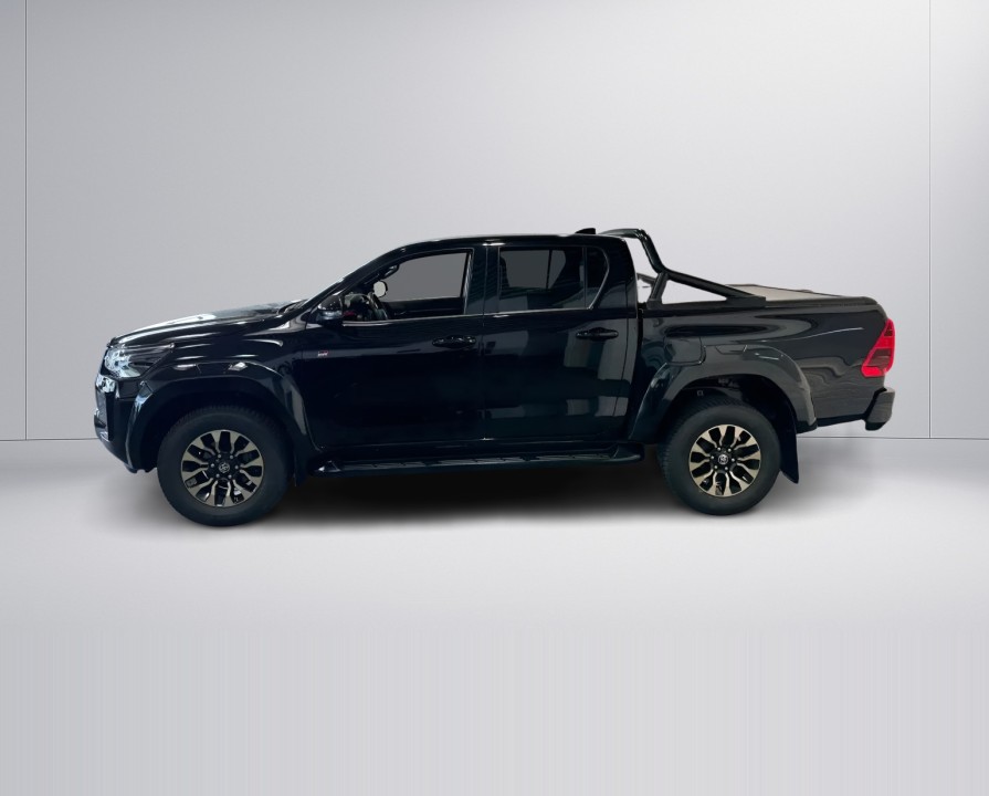 Toyota Hilux 2.8D GR Sport (2)