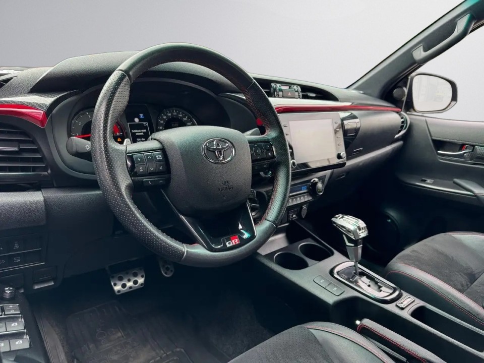 Toyota Hilux 2.8D GR Sport - foto 8