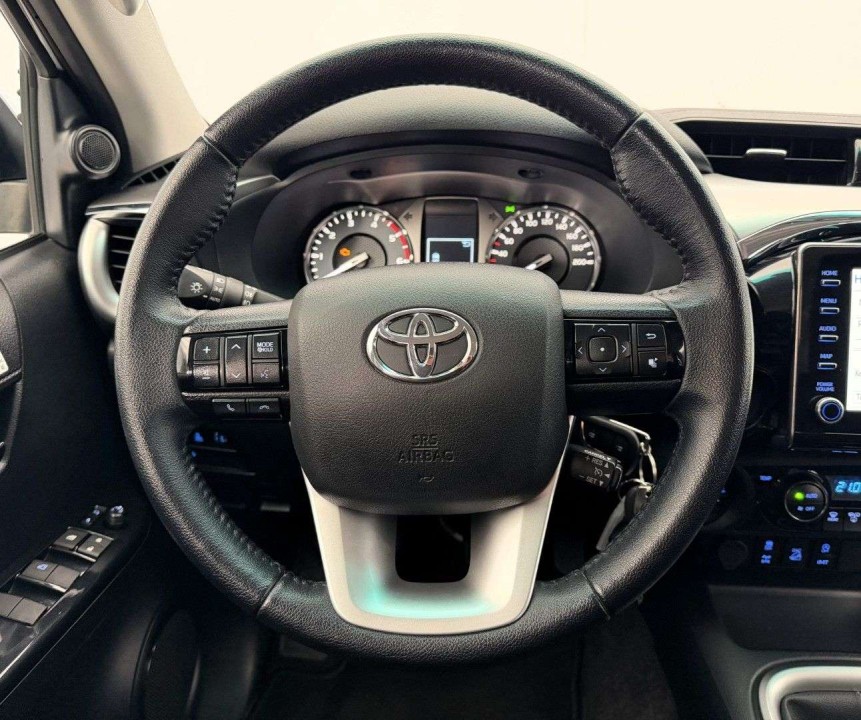 Toyota Hilux 2.8D - foto 17