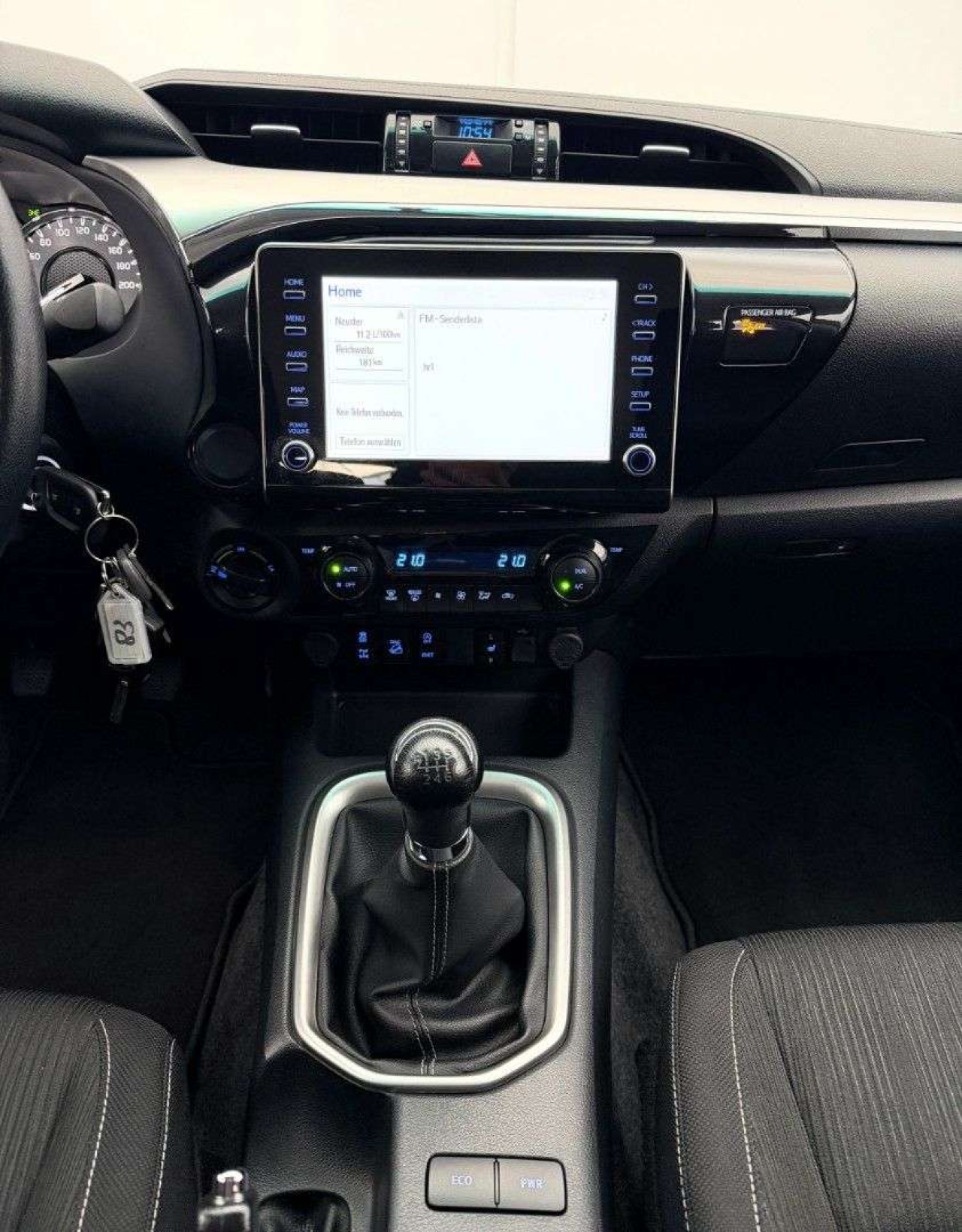 Toyota Hilux 2.8D - foto 18