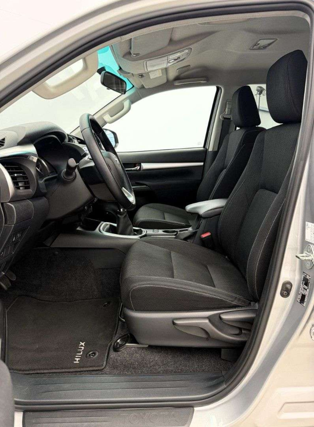 Toyota Hilux 2.8D - foto 9