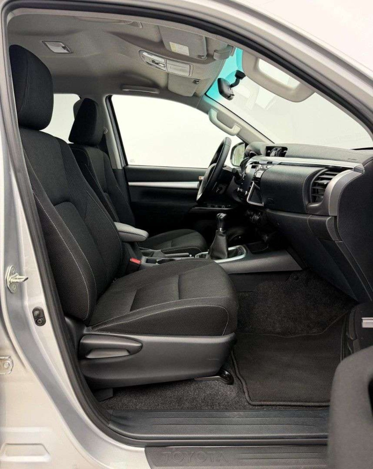 Toyota Hilux 2.8D - foto 13