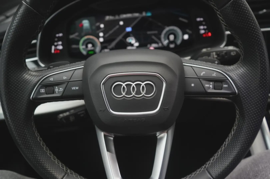 Audi Q7 55TFSIe quattro - foto 18