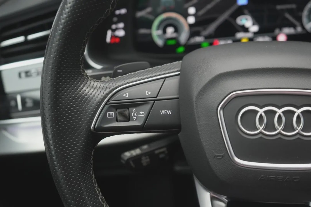 Audi Q7 55TFSIe quattro - foto 19