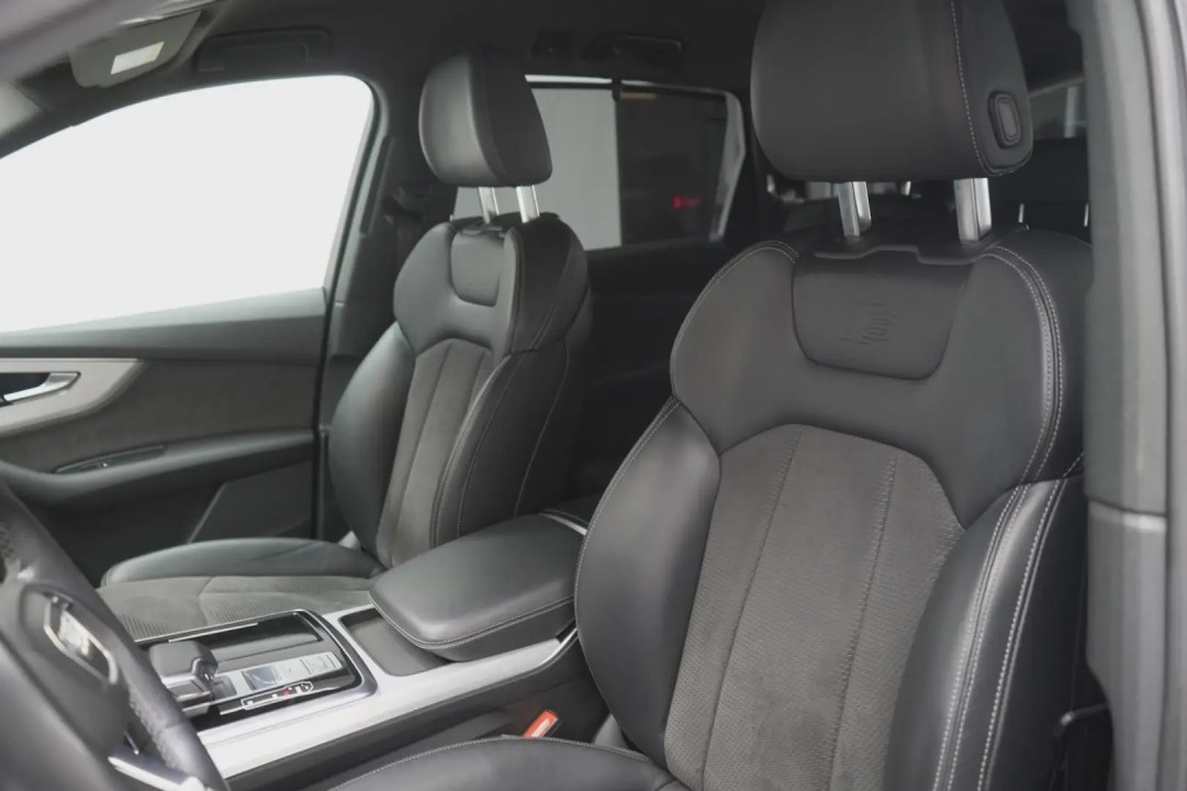 Audi Q7 55TFSIe quattro - foto 9