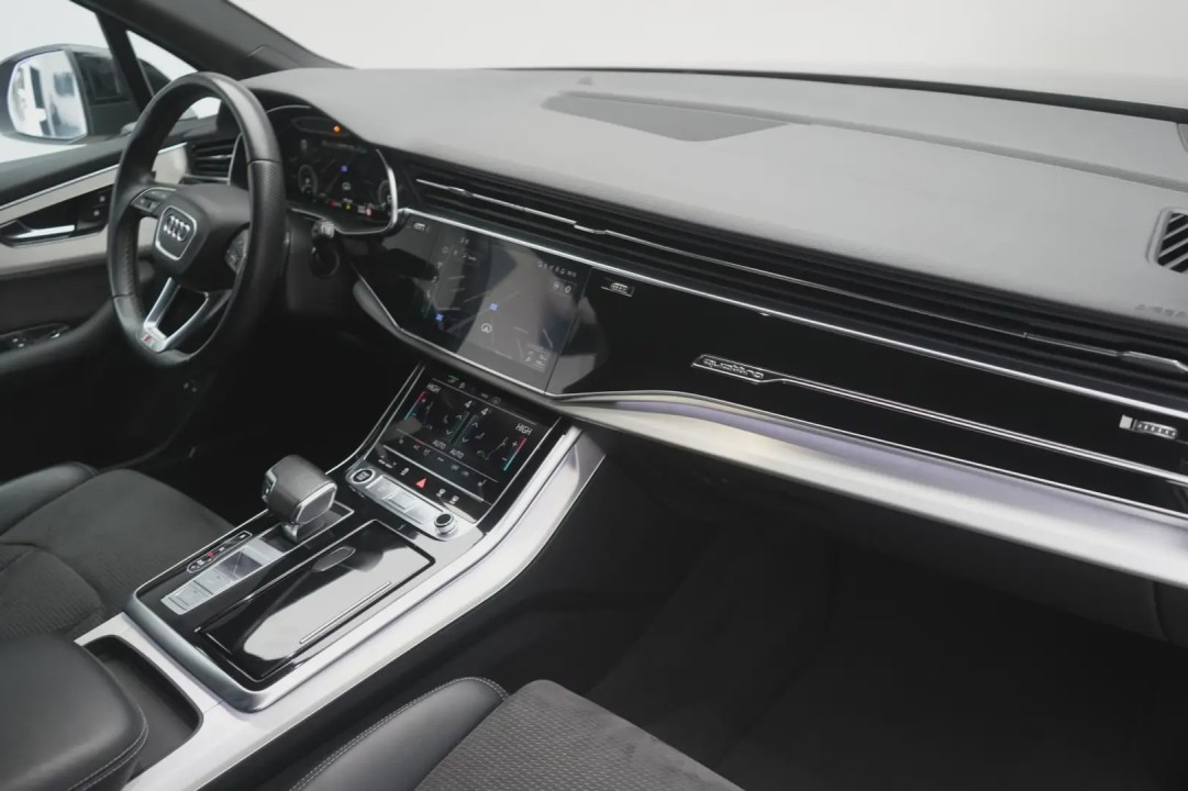 Audi Q7 55TFSIe quattro - foto 13