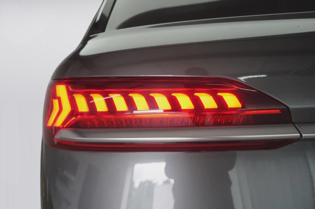 Audi Q7 55TFSIe quattro - foto 43