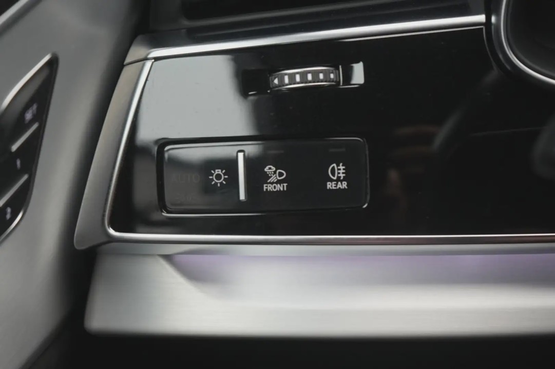Audi Q7 55TFSIe quattro - foto 17