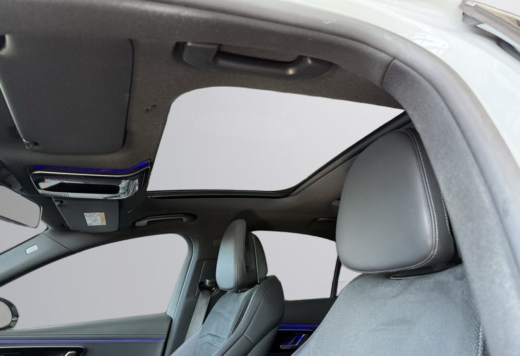 Mercedes-Benz E 220d AMG Line - foto 12