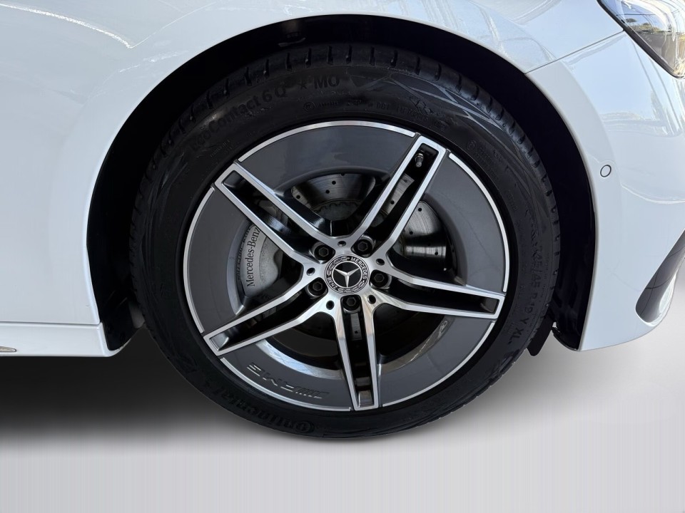 Mercedes-Benz E 220d AMG Line - foto 15