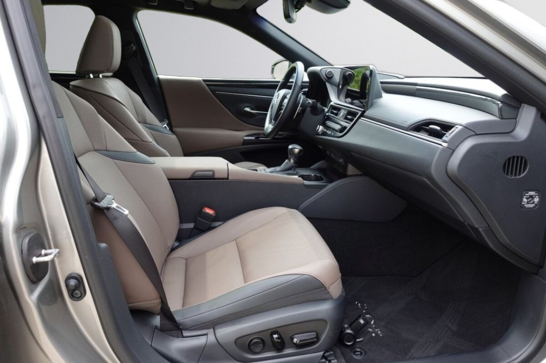 Lexus Seria ES 300h - foto 12