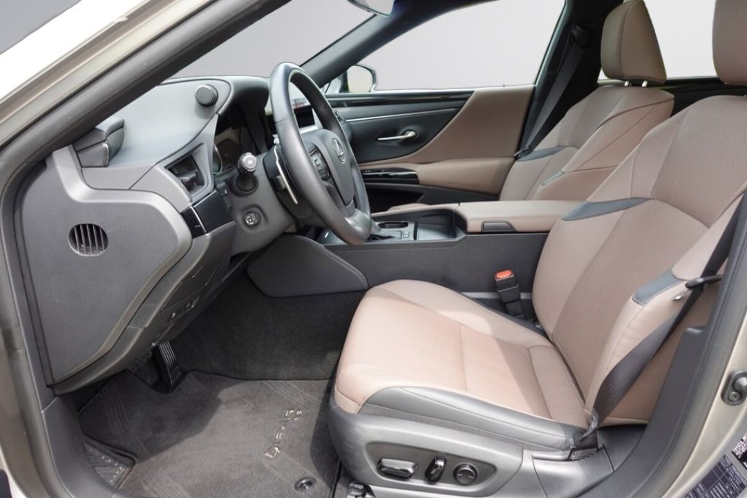 Lexus Seria ES 300h - foto 8
