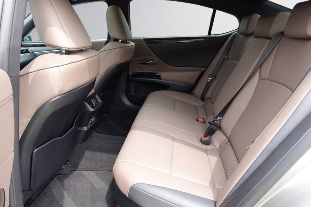 Lexus Seria ES 300h - foto 10