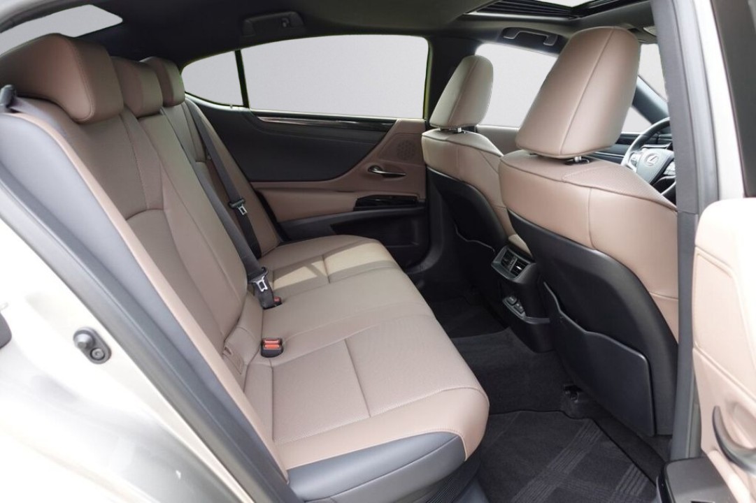 Lexus Seria ES 300h - foto 11