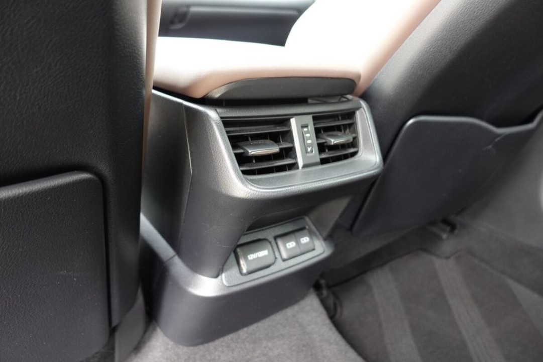 Lexus Seria ES 300h - foto 22