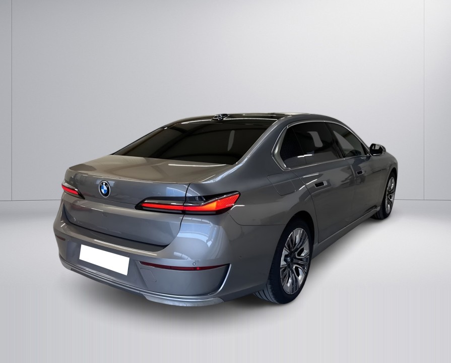 BMW Seria 7 740d xDrive (4)