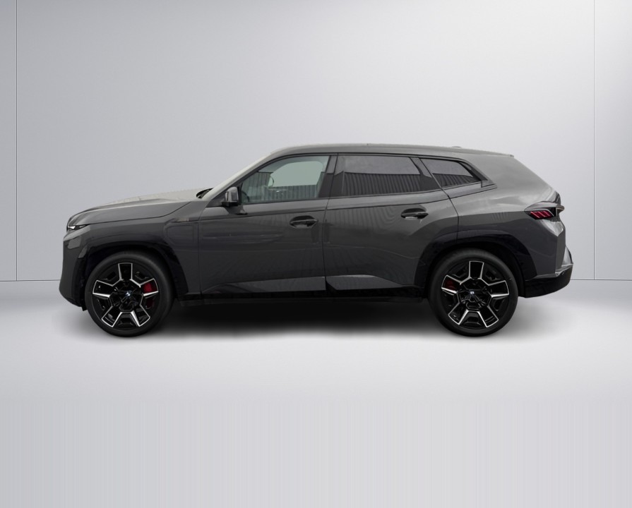 BMW XM (2)