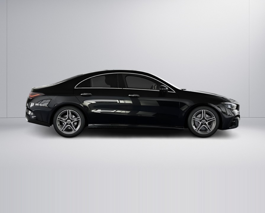 Mercedes-Benz CLA 220 4MATIC AMG Line (3)