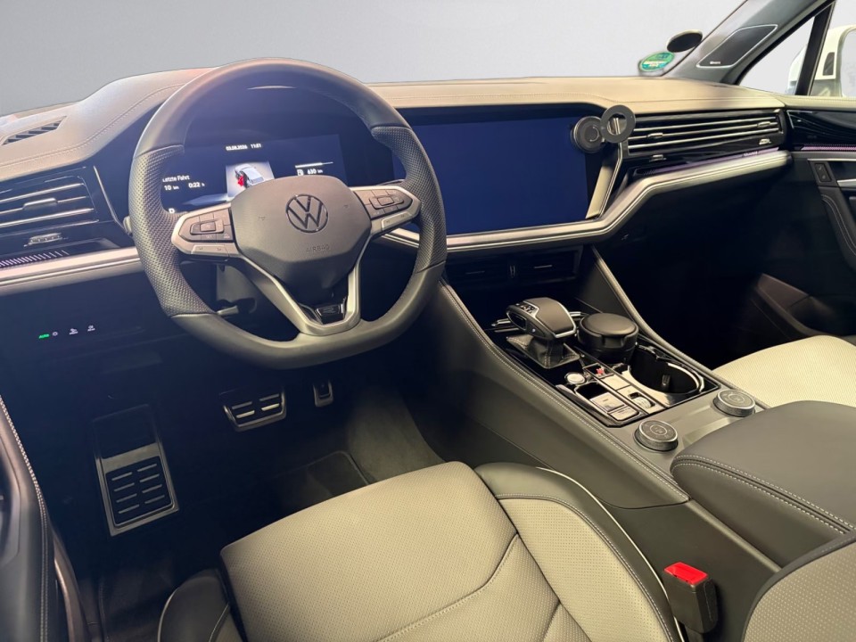Volkswagen Touareg V6 TDI R-Line - foto 12