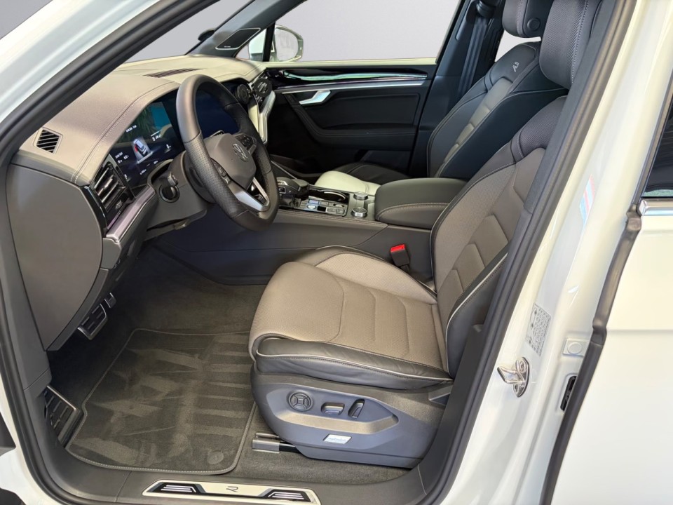 Volkswagen Touareg V6 TDI R-Line - foto 8