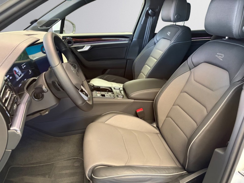 Volkswagen Touareg V6 TDI R-Line - foto 7
