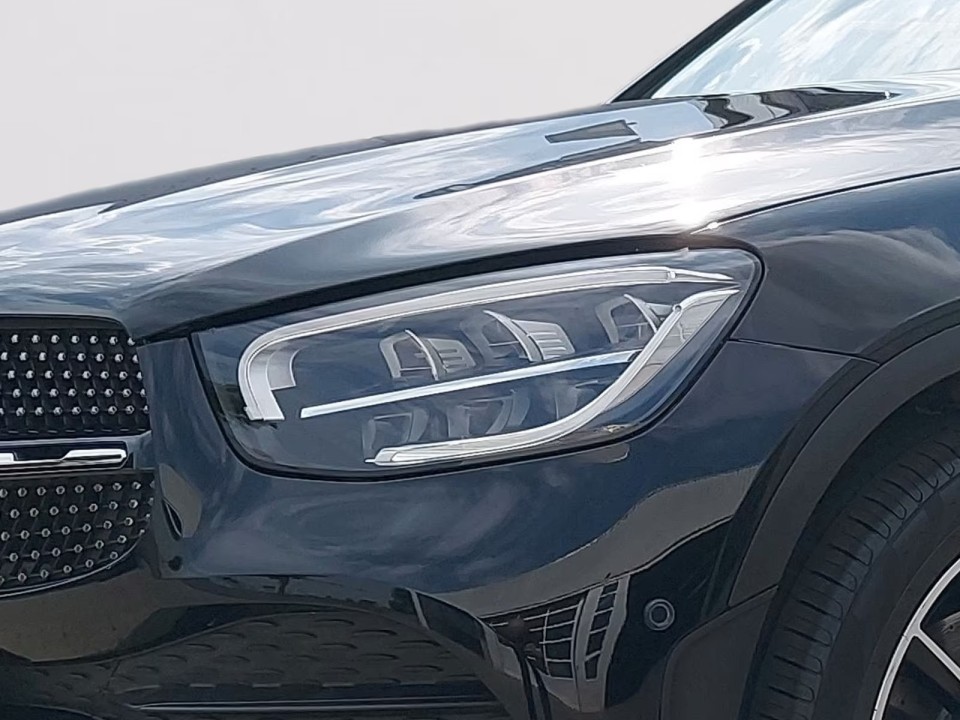Mercedes-Benz GLC 200 4MATIC AMG Line - foto 10