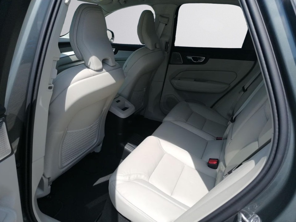 Volvo XC 60 T8 Recharge AWD Ultra Dark - foto 17