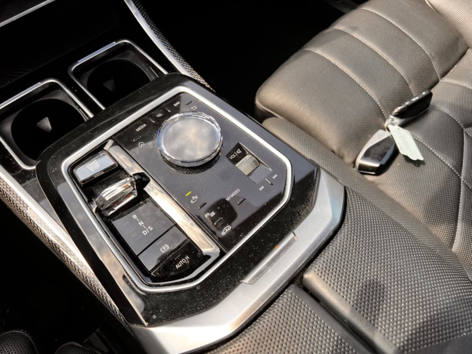 BMW Seria 7 740d xDrive M-Sport - foto 11