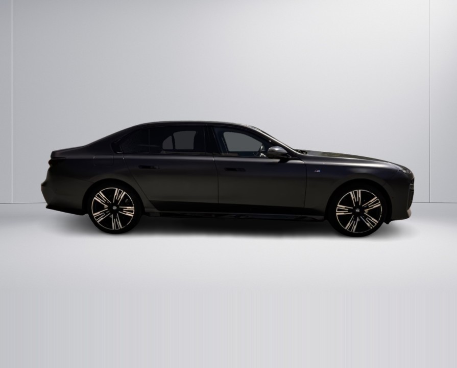 BMW Seria 7 740d xDrive M-Sport (2)