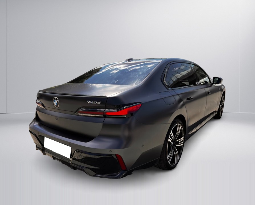BMW Seria 7 740d xDrive M-Sport (3)