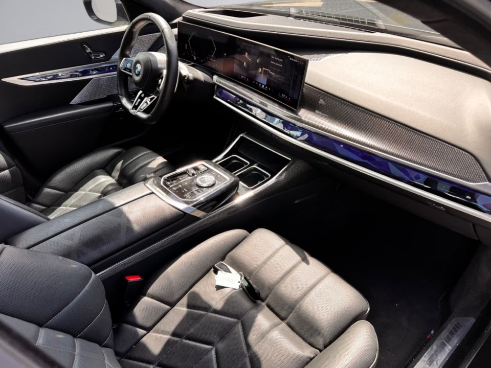 BMW Seria 7 740d xDrive M-Sport - foto 9