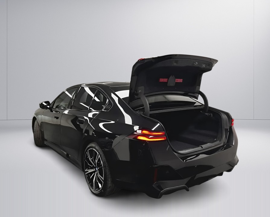 BMW Seria 5 550e xDrive M-Sport - foto 6